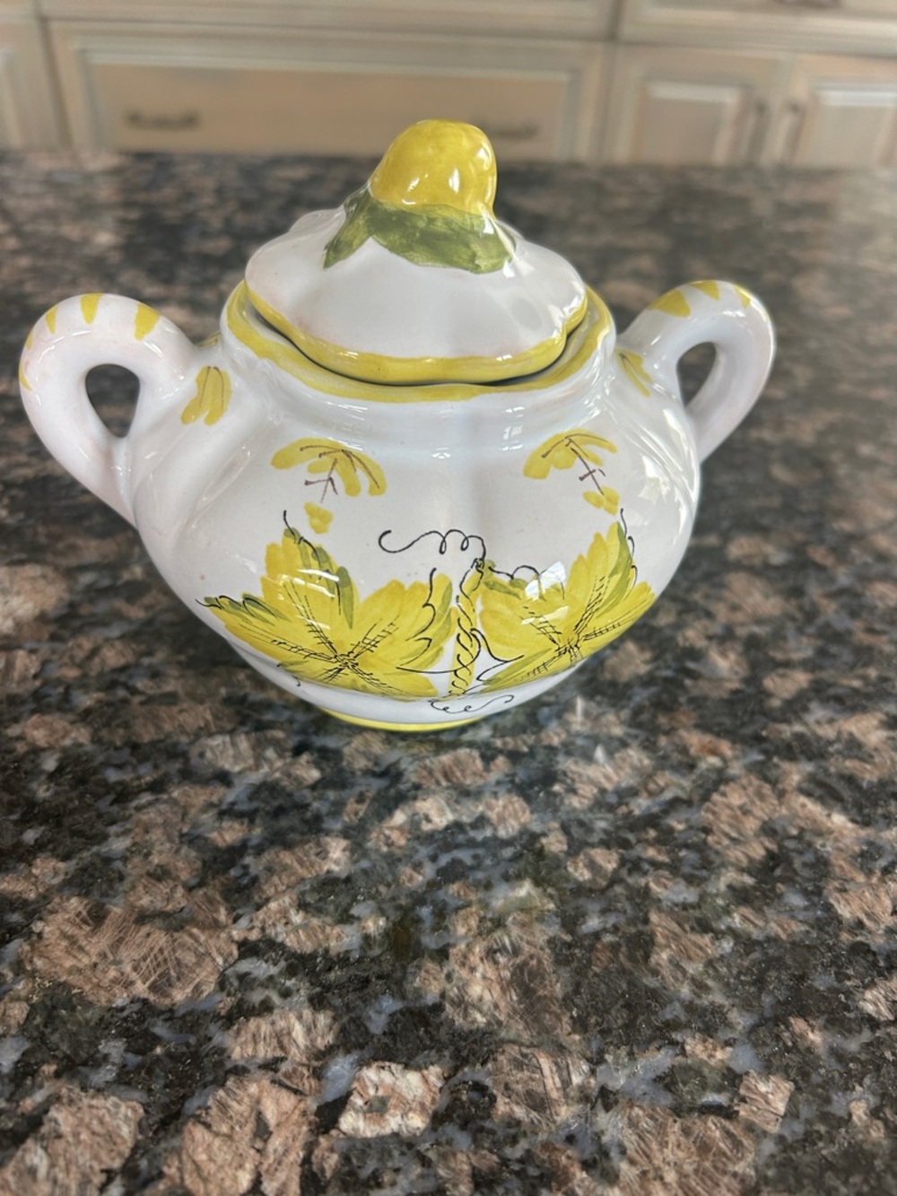 VINTAGE MADE IN ITALY HAND PAINTED  LEMON LEAF CERAMIC SUGAR BOWL W LID